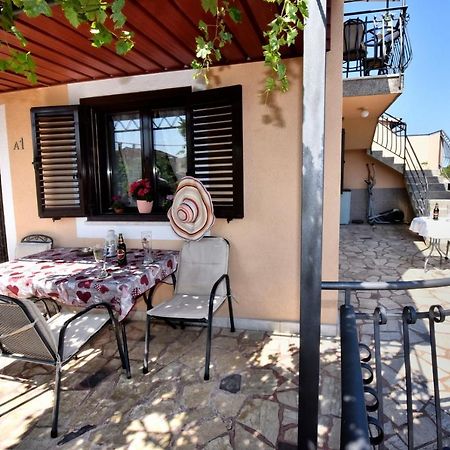 Apartmani Kovac Funtana Exterior foto