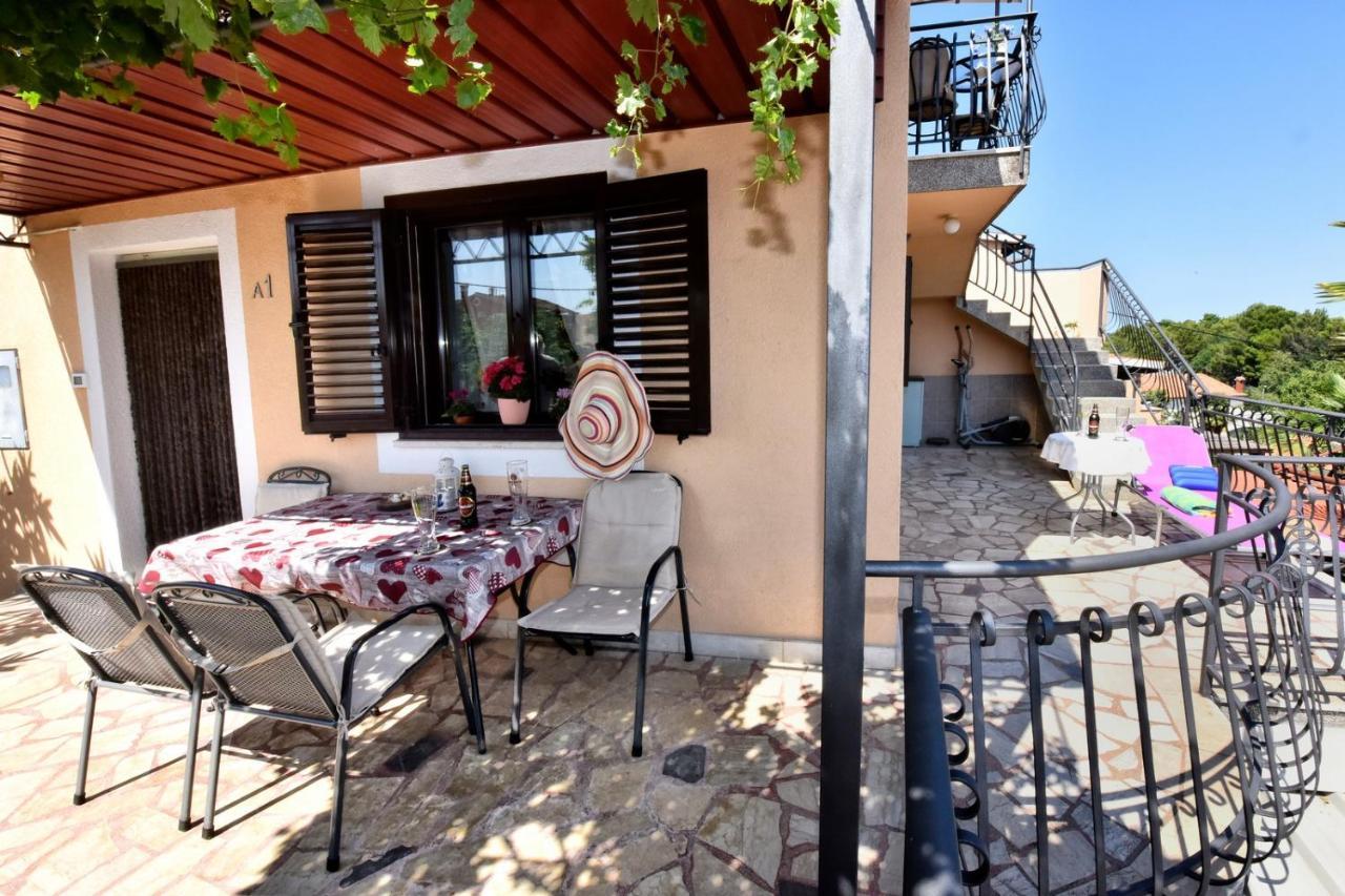 Apartmani Kovac Funtana Exterior foto