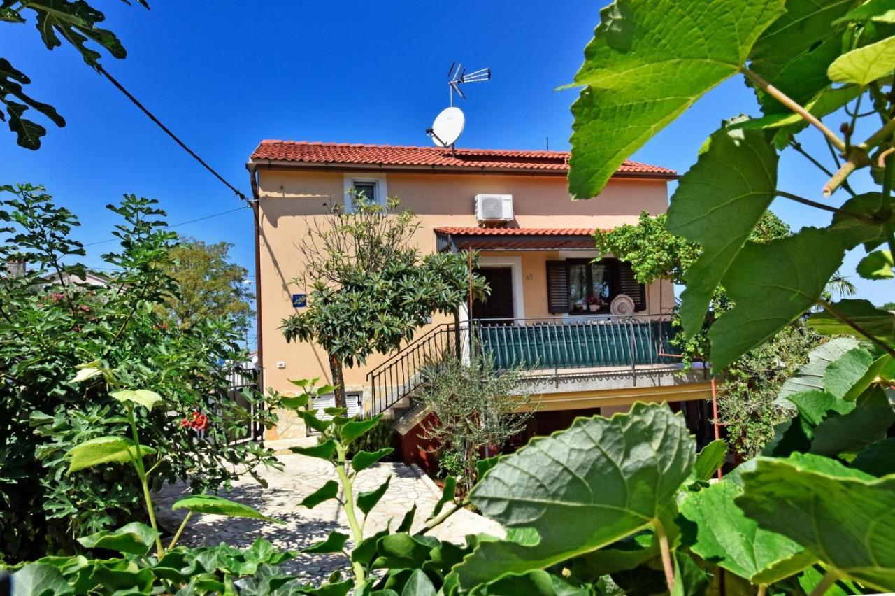 Apartmani Kovac Funtana Exterior foto