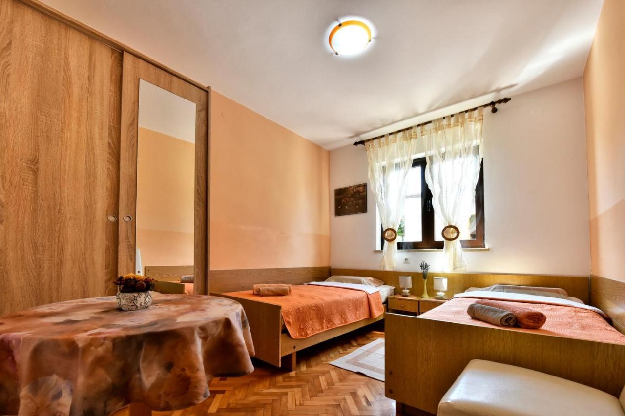 Apartmani Kovac Funtana Exterior foto