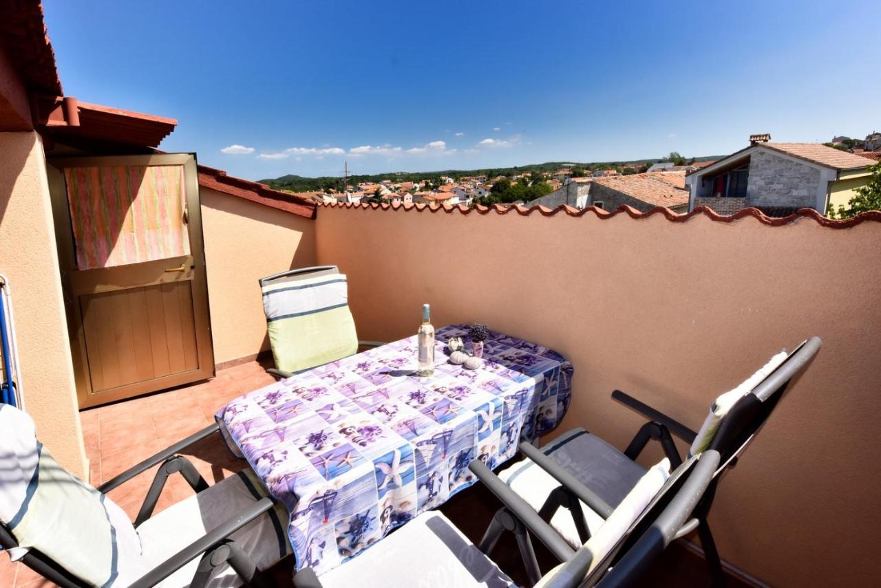 Apartmani Kovac Funtana Exterior foto