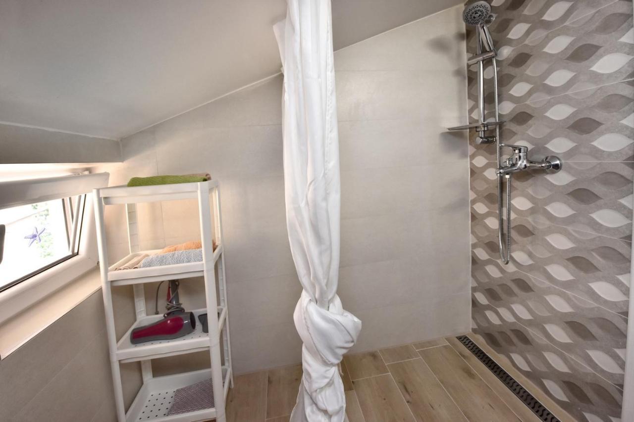 Apartmani Kovac Funtana Exterior foto