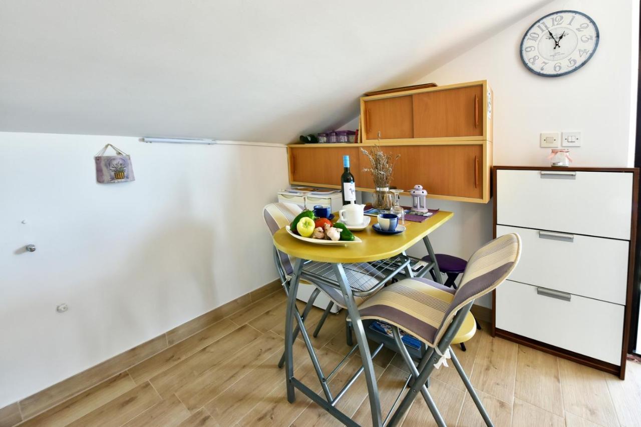 Apartmani Kovac Funtana Exterior foto